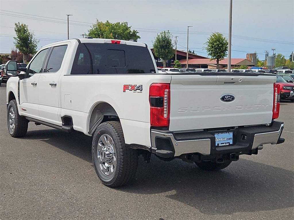 2025 Ford F-350 Lariat photo 3