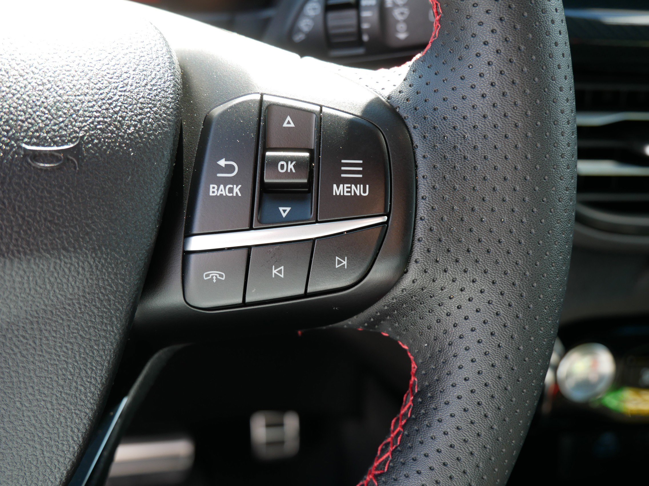 2023 Ford Escape ST-Line Hybrid photo 17