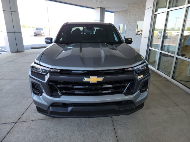 2025 Chevrolet Colorado Work Truck LT photo 6