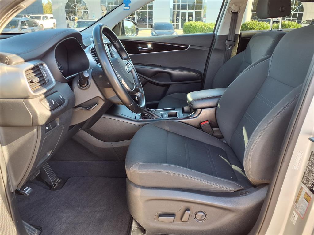 2020 Kia Sorento S V6 photo 2
