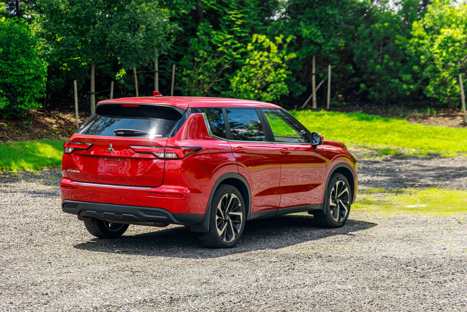 2022 Mitsubishi Outlander ES photo 7