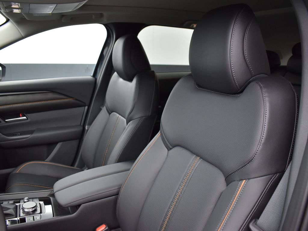 2025 Mazda CX-50 Premium photo 10