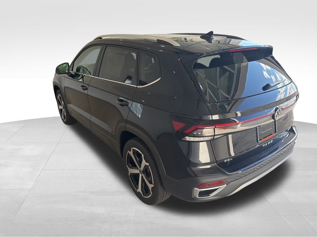 2025 Volkswagen Taos SEL photo 3