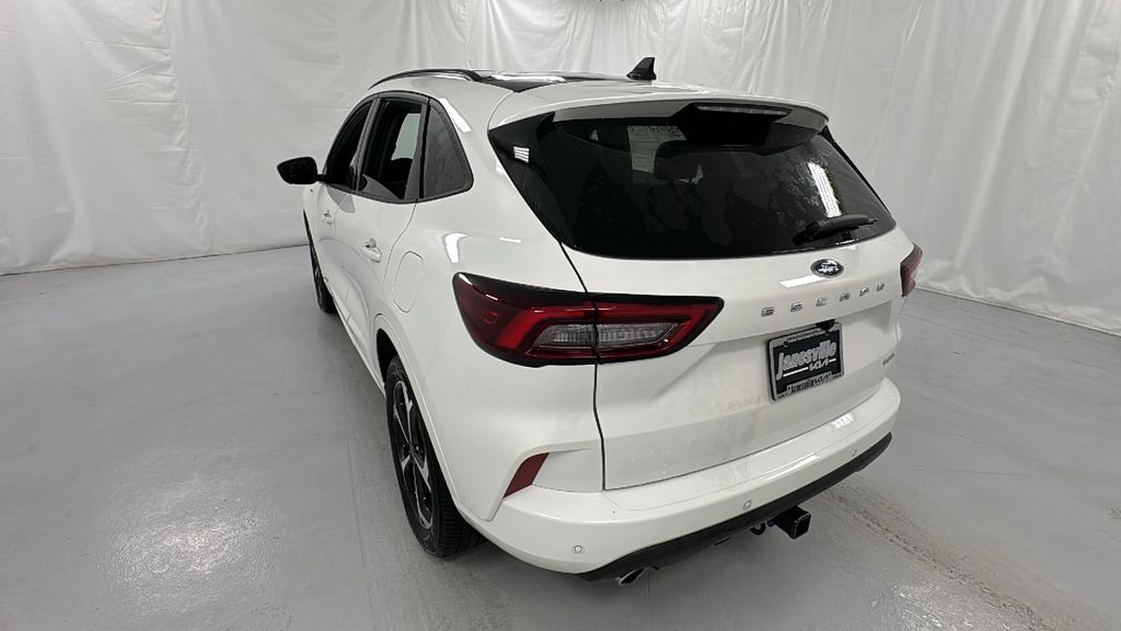 2024 Ford Escape ST-Line Select photo 5