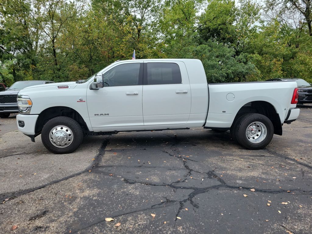 2024 Ram 3500 Laramie photo 4