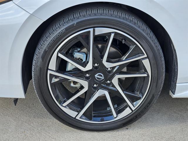 2024 Nissan Sentra SR photo 7