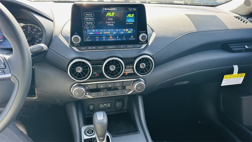 2025 Nissan Sentra SV photo 18