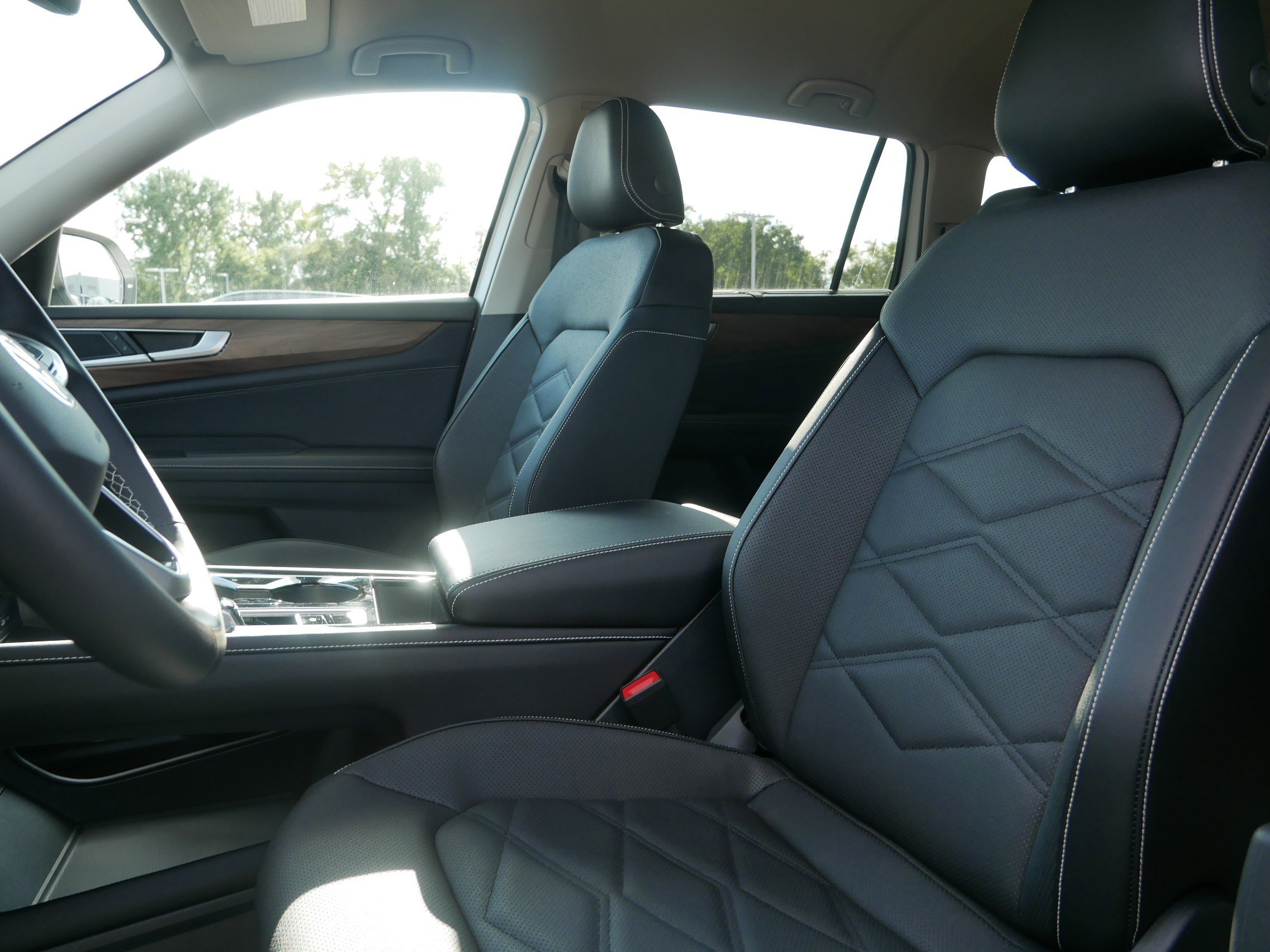 2026 Volkswagen Atlas SE Technology photo 4