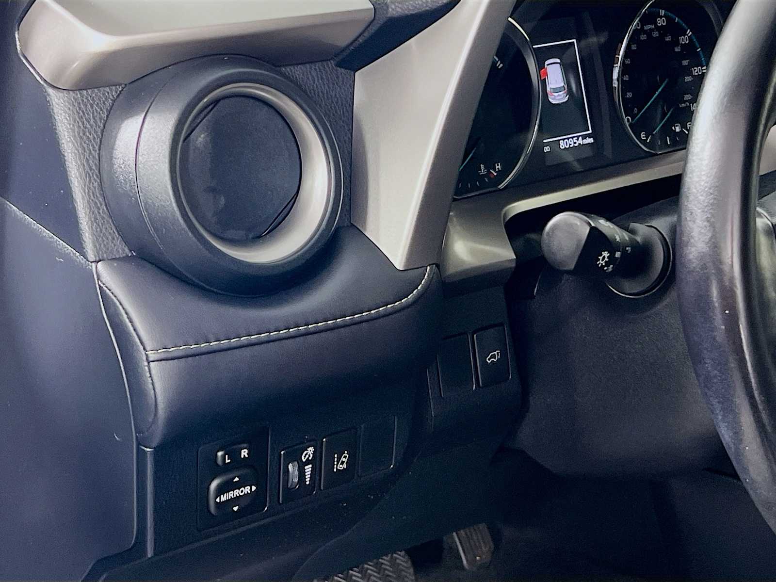 2016 Toyota RAV4 Hybrid Limited photo 10