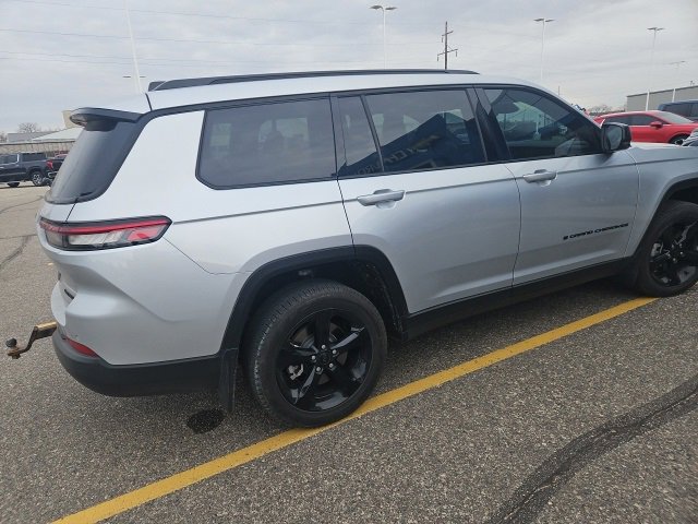 2024 Jeep Grand Cherokee Limited photo 2