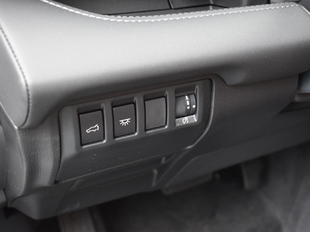 2025 Subaru Ascent Touring photo 8