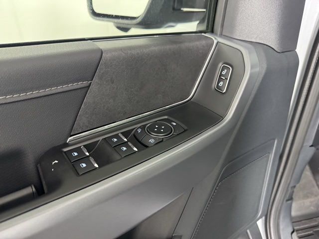 2025 Ford F-150 XLT photo 14