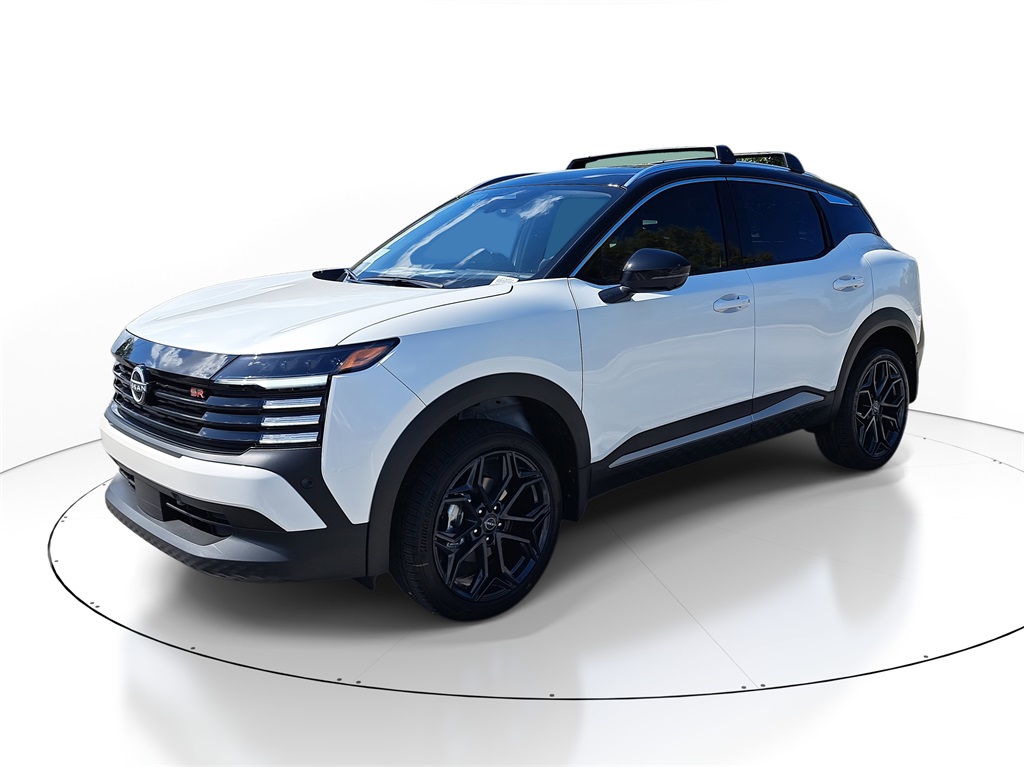 2026 Nissan Kicks SR photo 4