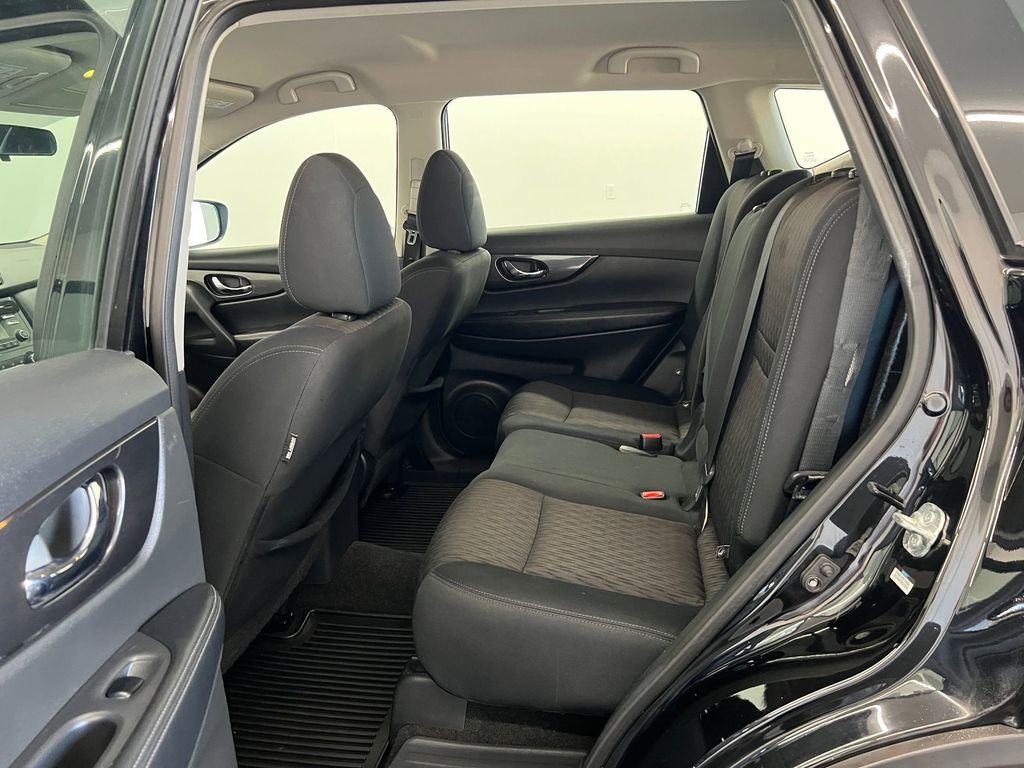 2017 Nissan Rogue S photo 12