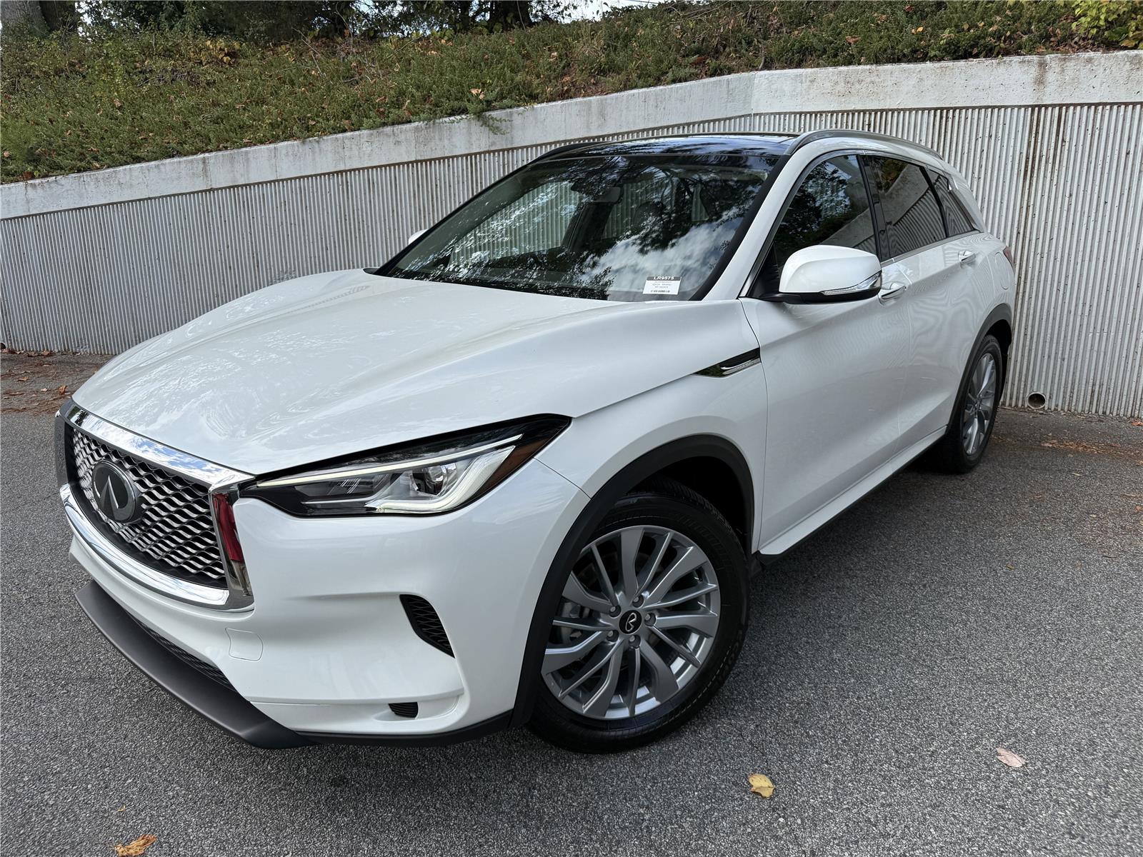 2024 Infiniti QX50 Luxe photo 2