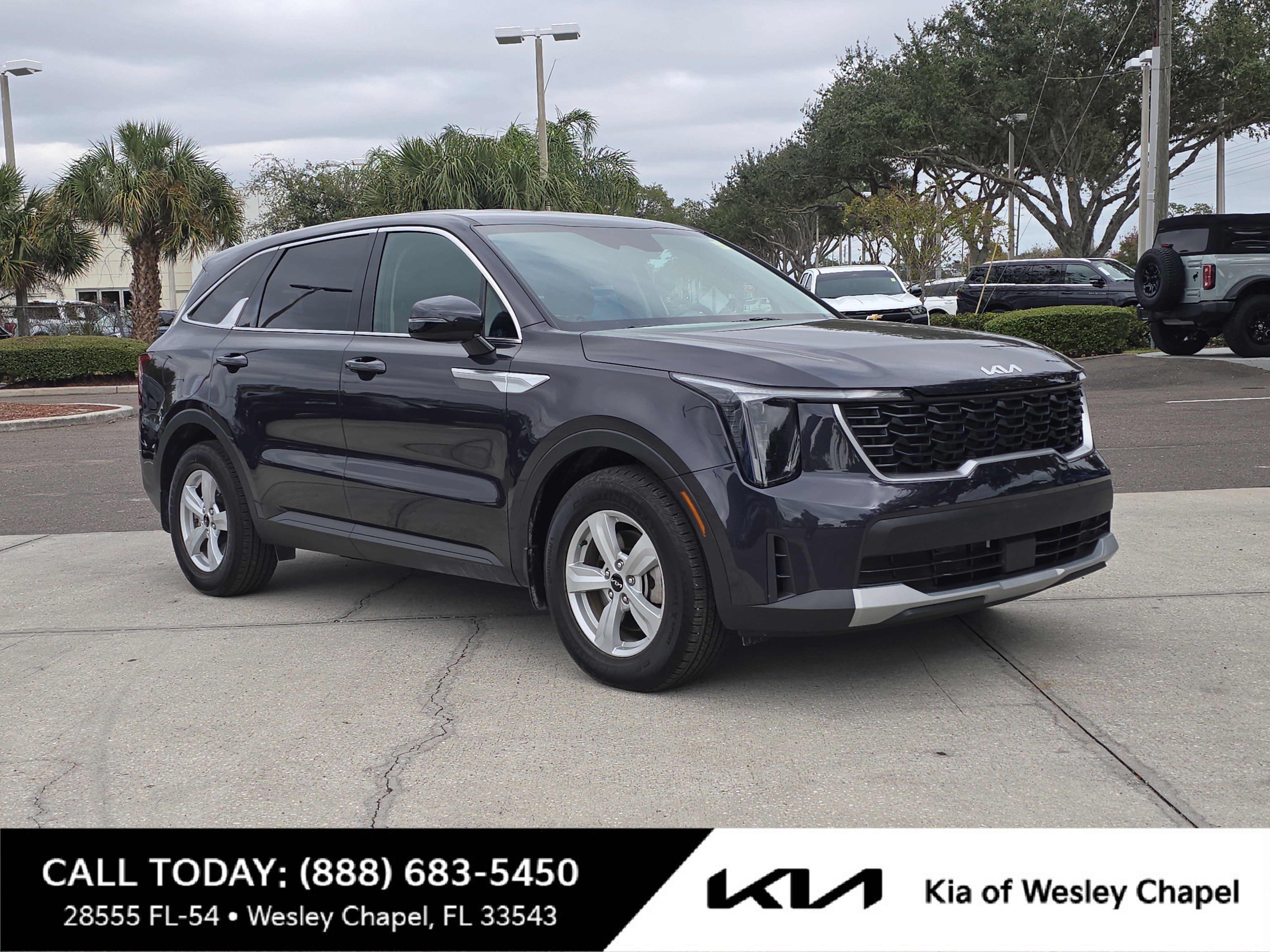 2025 Kia Sorento LX's photo