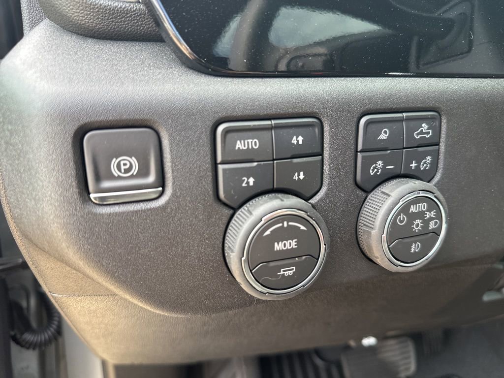 2025 Chevrolet Silverado 2500HD LTZ photo 7