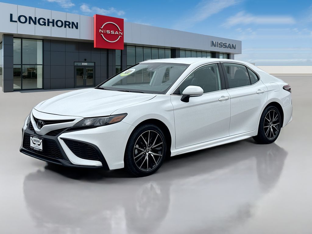 2024 Toyota Camry SE photo 2