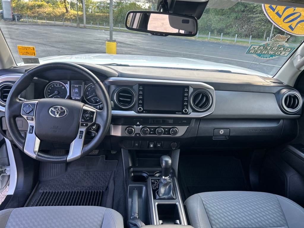 2022 Toyota Tacoma SR5 photo 12