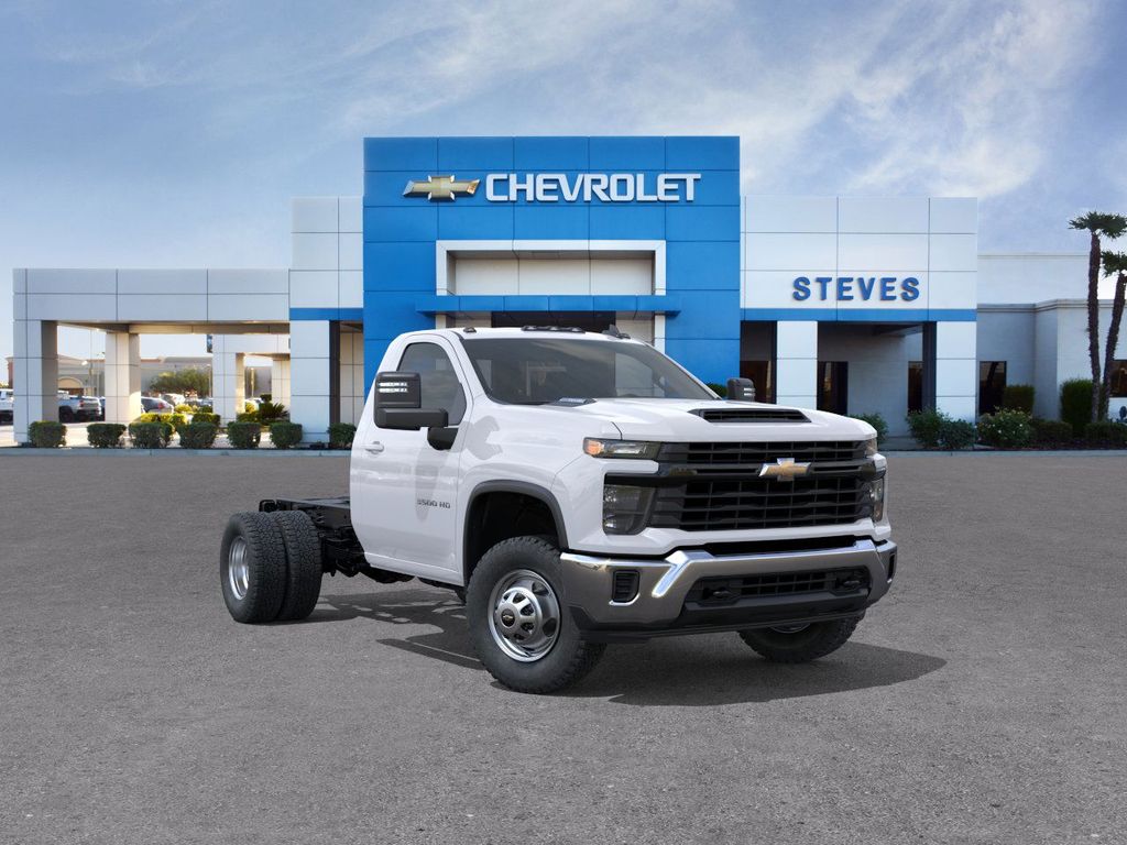 2025 Chevrolet Silverado 3500HD Work Truck's photo