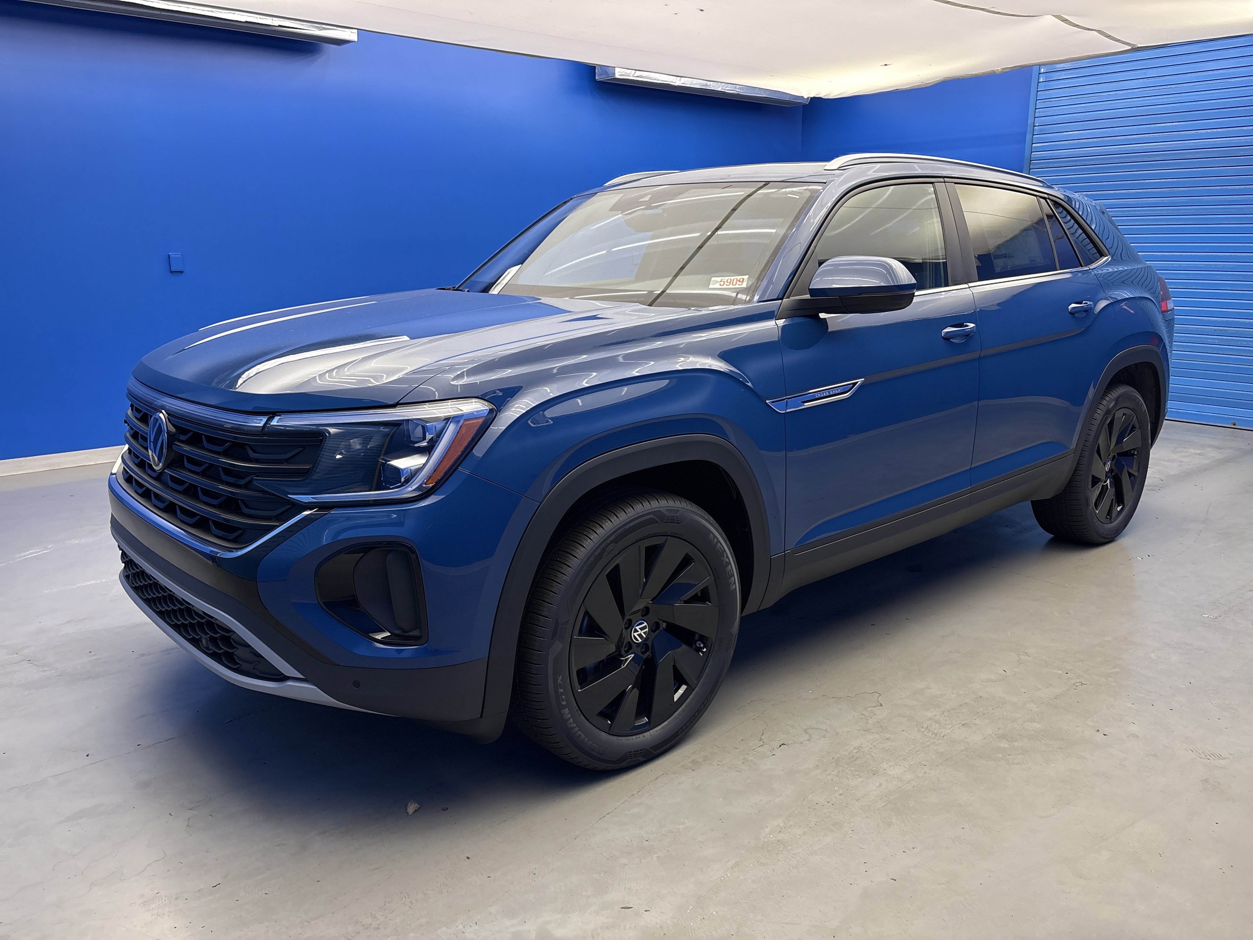 2026 Volkswagen Atlas Cross Sport SE Technology photo 2