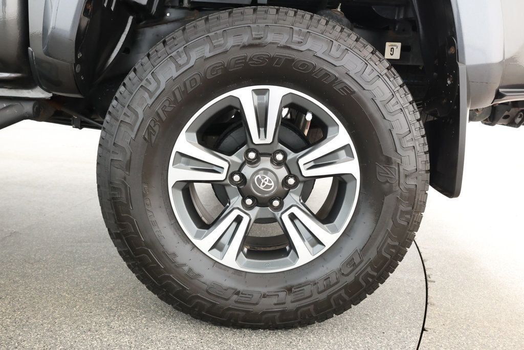 2017 Toyota Tacoma SR5 Sport TRD Pro photo 7