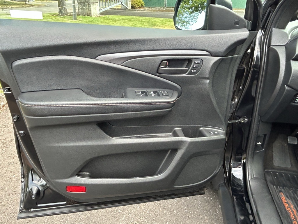 2022 Honda Pilot TrailSport photo 9