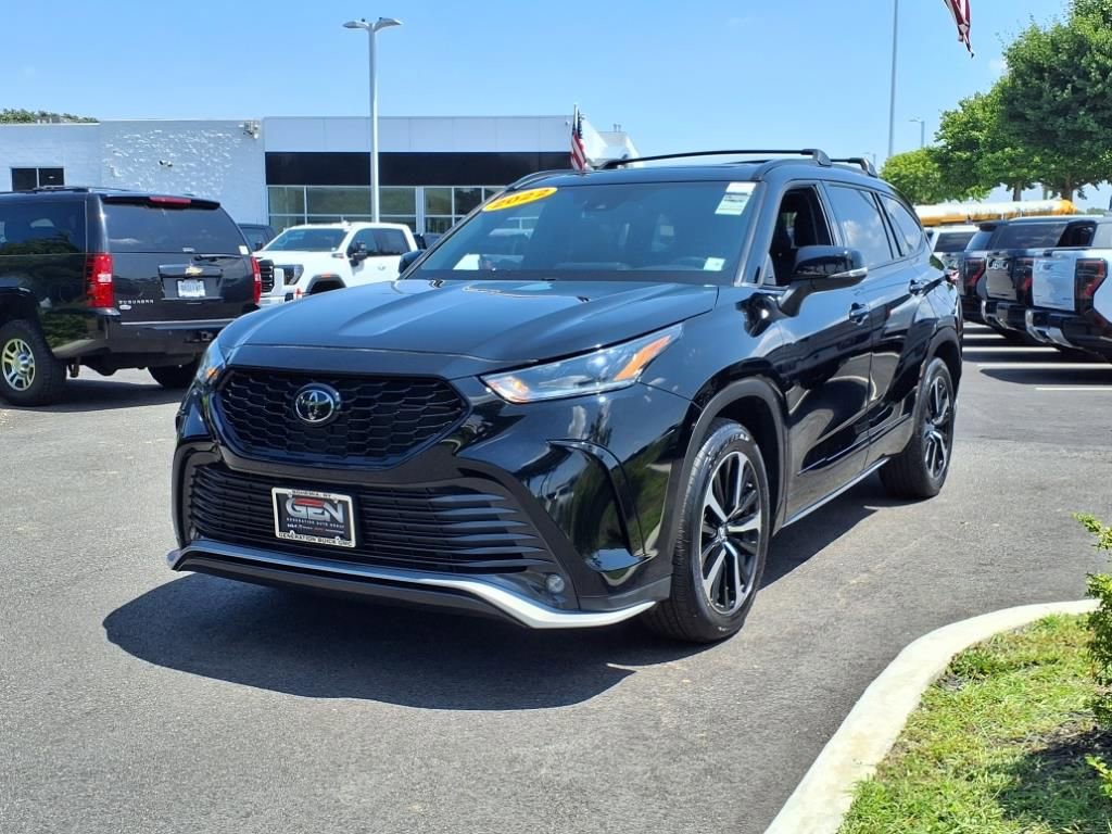 2022 Toyota Highlander XSE photo 3