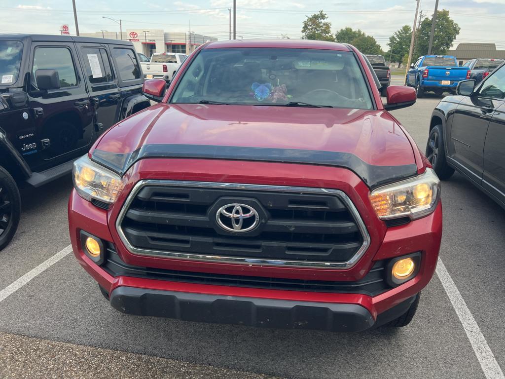 2017 Toyota Tacoma SR5 photo 2