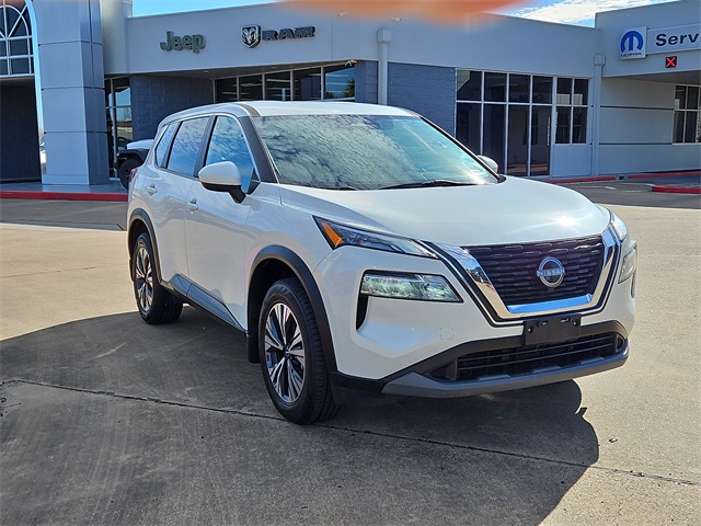 2023 Nissan Rogue SV's photo