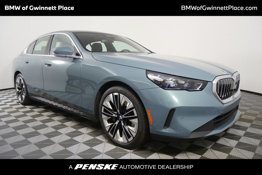 2025 BMW 5 Series 530i