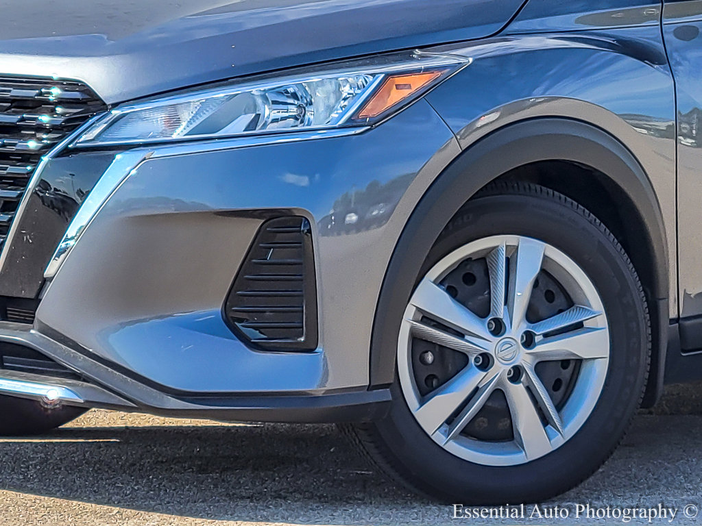 2024 Nissan Kicks S photo 2