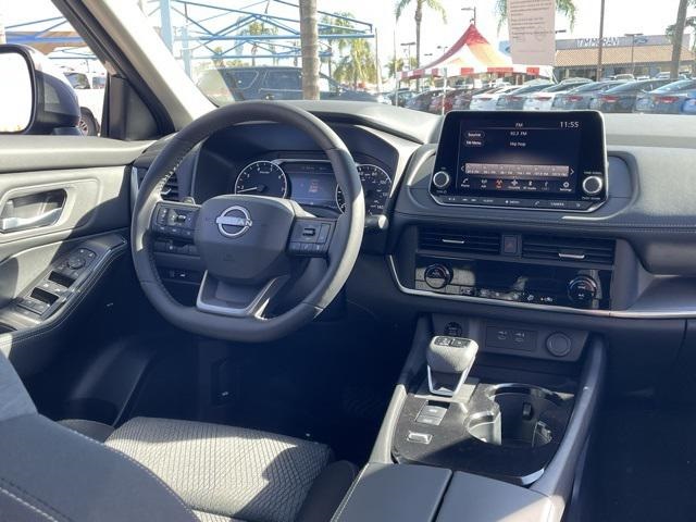 2025 Nissan Rogue SV photo 19