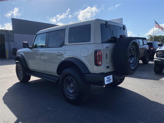 2025 Ford Bronco Outer Banks photo 4