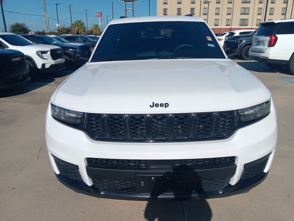 2023 Jeep Grand Cherokee Altitude photo 4