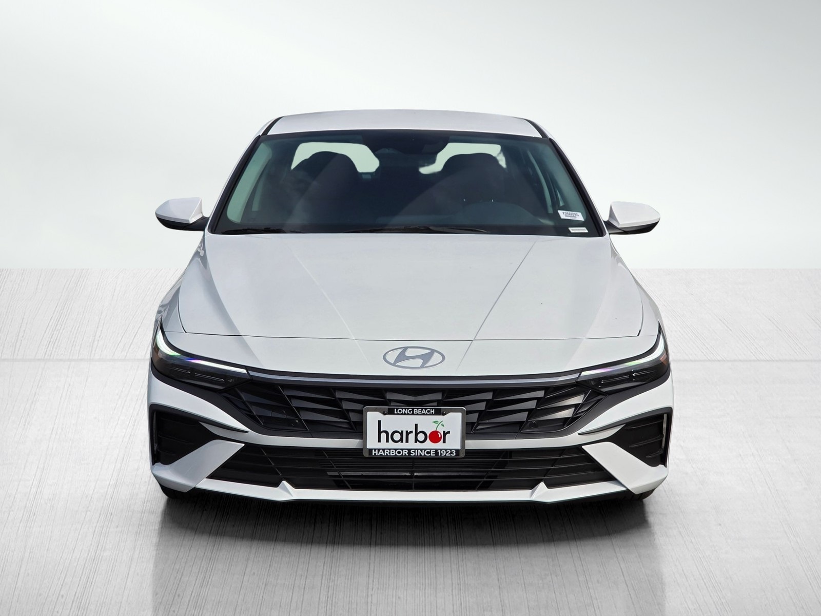 2026 Hyundai Elantra SE photo 2