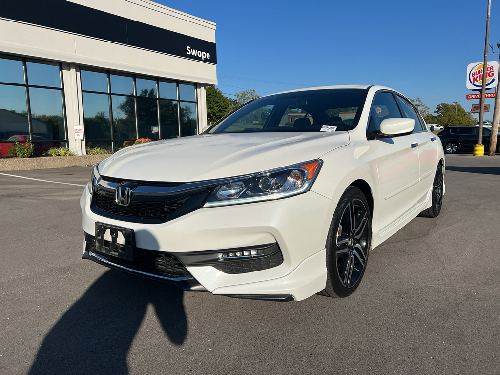2017 Honda Accord Sport photo 3