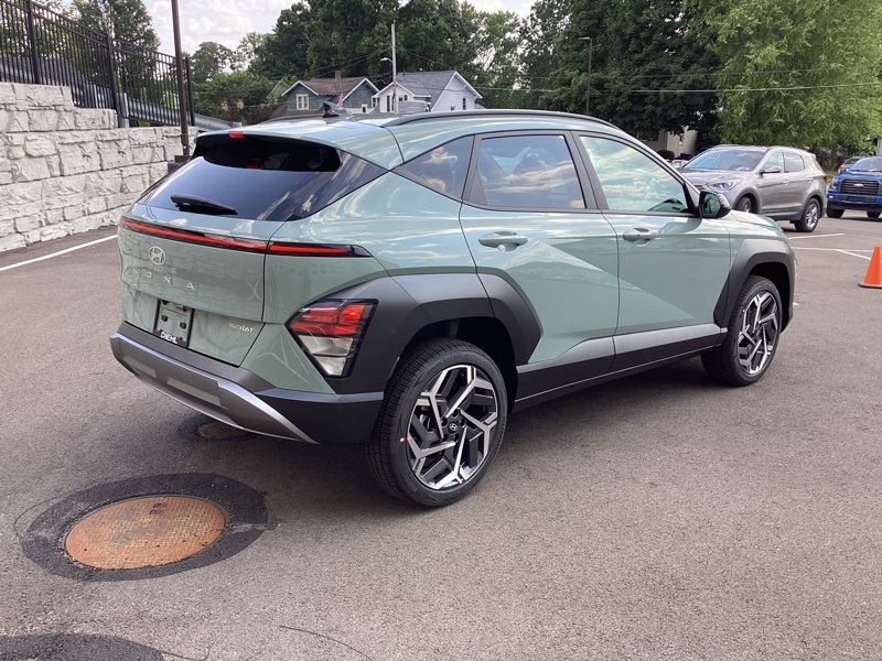 2026 Hyundai Kona SEL photo 7