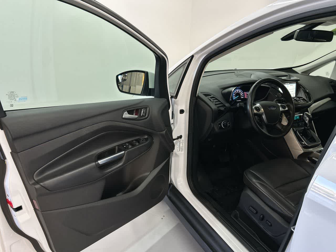 2016 Ford C-Max Energi SEL photo 15