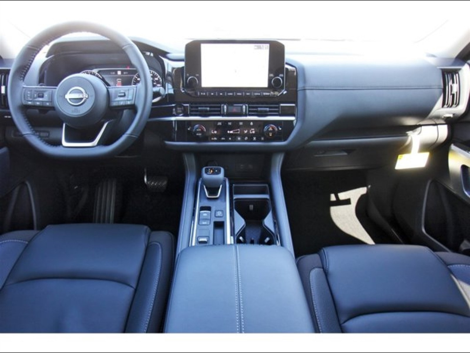 2025 Nissan Pathfinder SL - 7