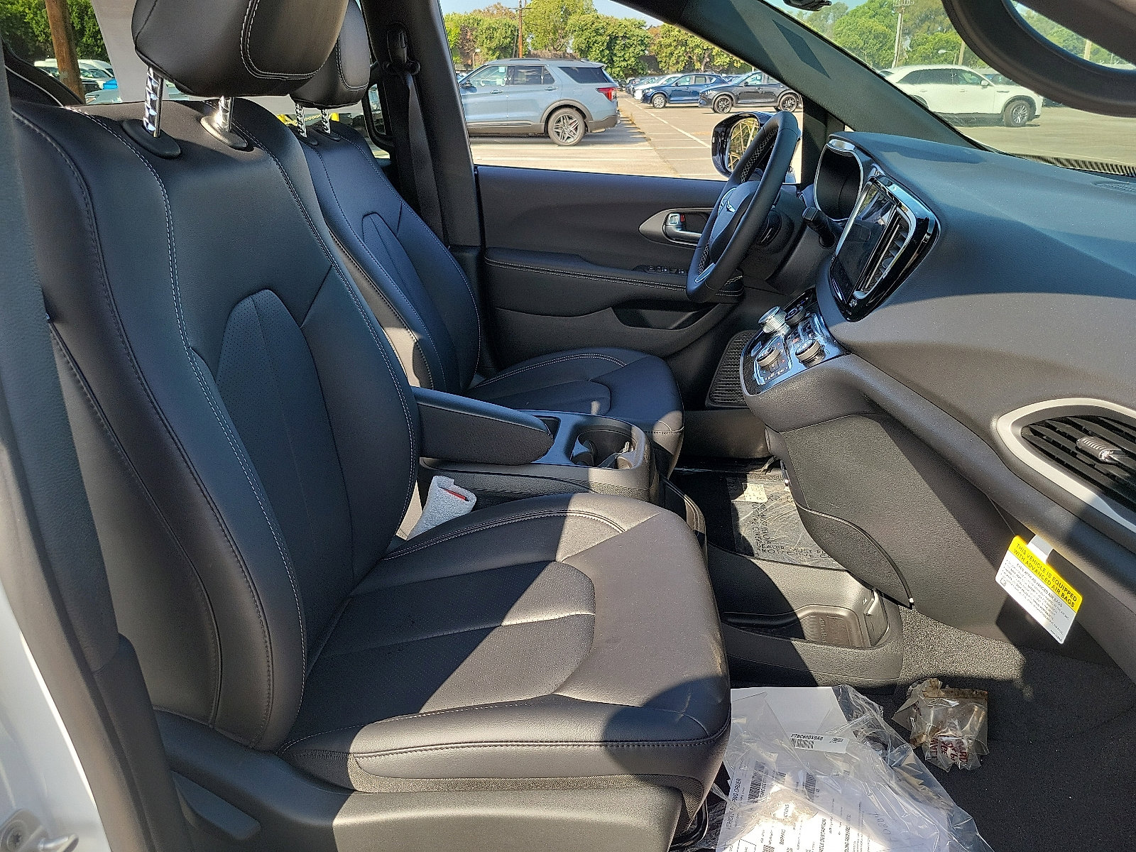 2026 Chrysler Voyager LX photo 14