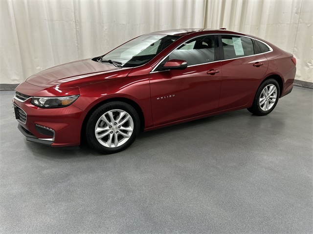 2016 Chevrolet Malibu 1LT photo 2
