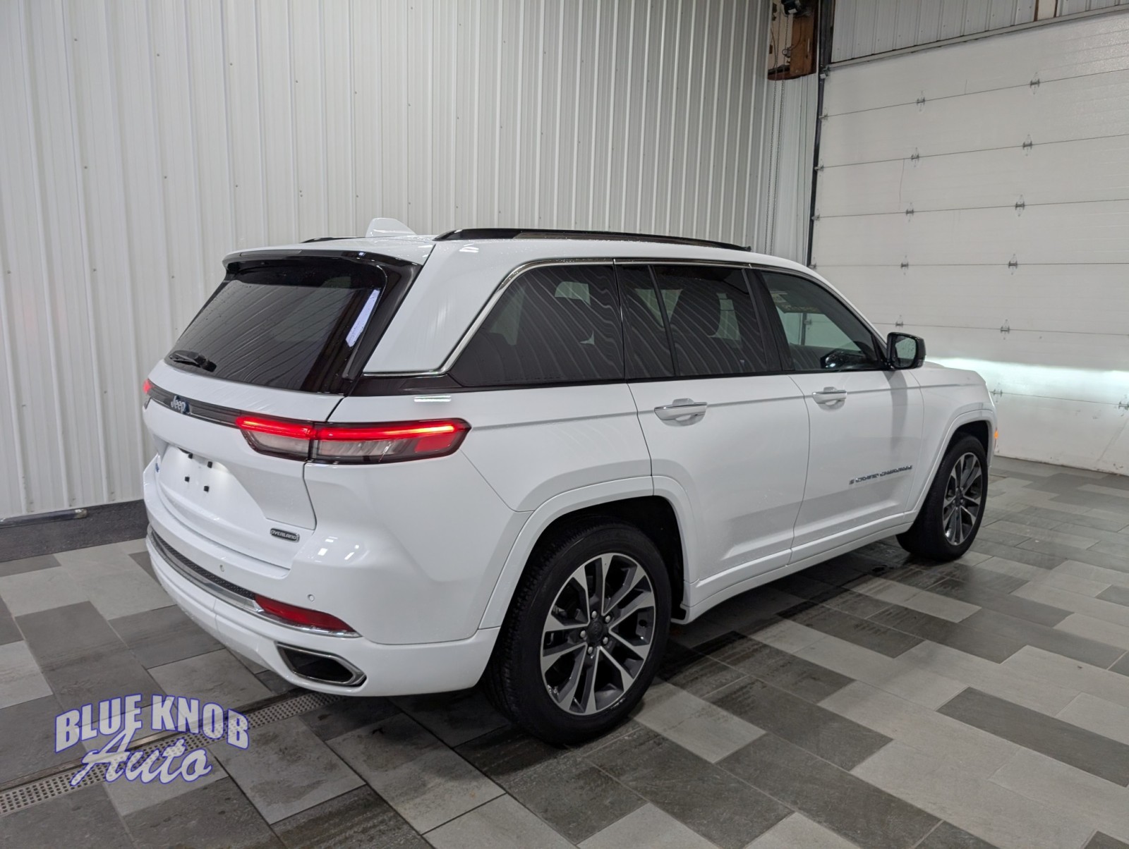 2022 Jeep Cherokee Overland 4xe photo 4