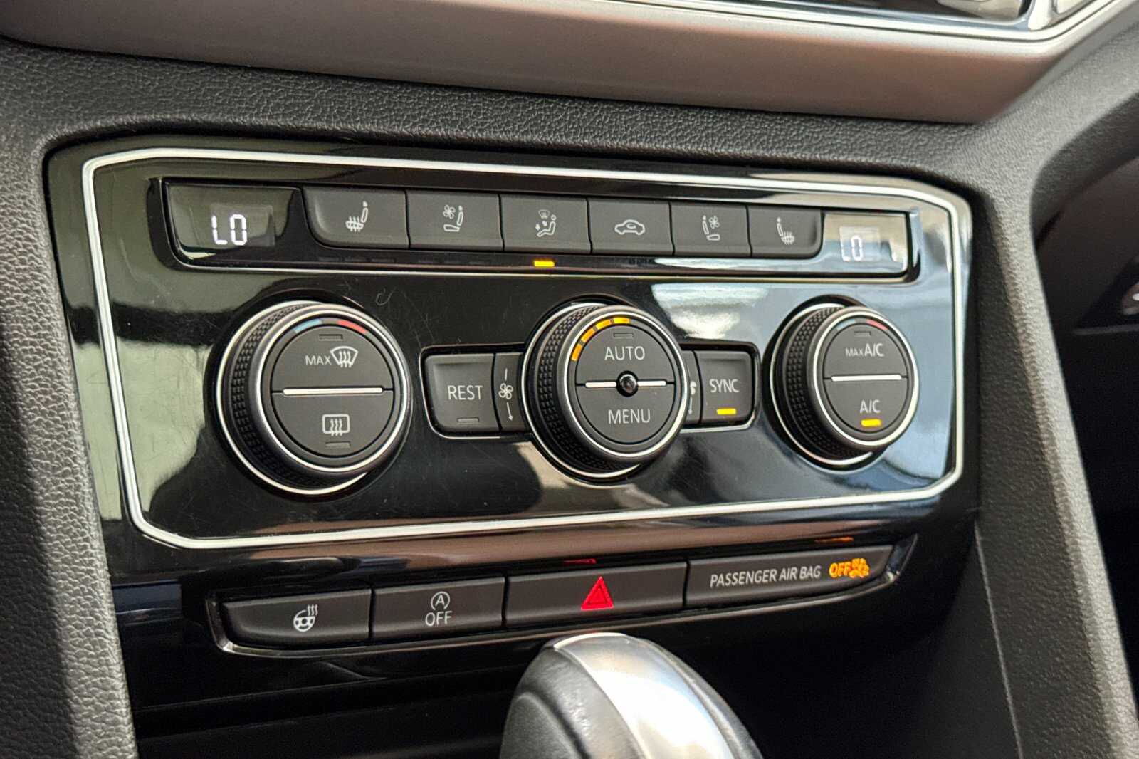 2019 Volkswagen Atlas V6 SEL Premium photo 19