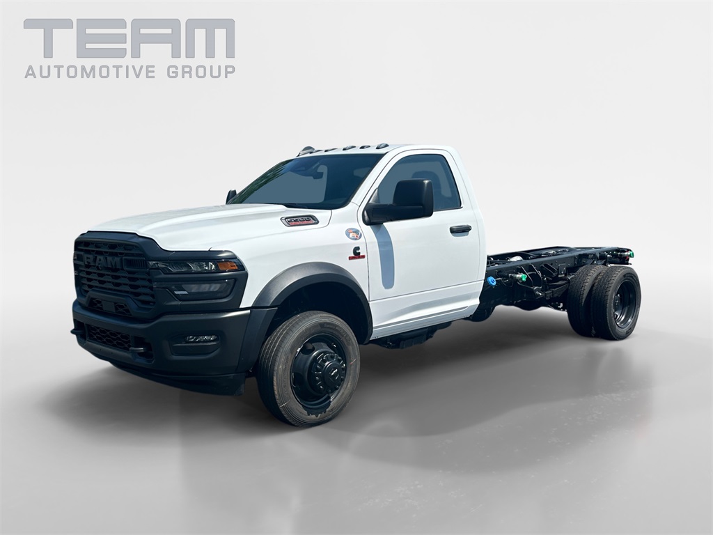 2025 Ram 5500 Tradesman photo 3