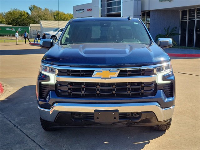 2023 Chevrolet Silverado 1500 LT photo 2