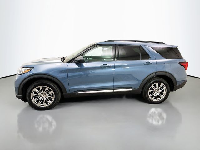 2025 Ford Explorer photo 3