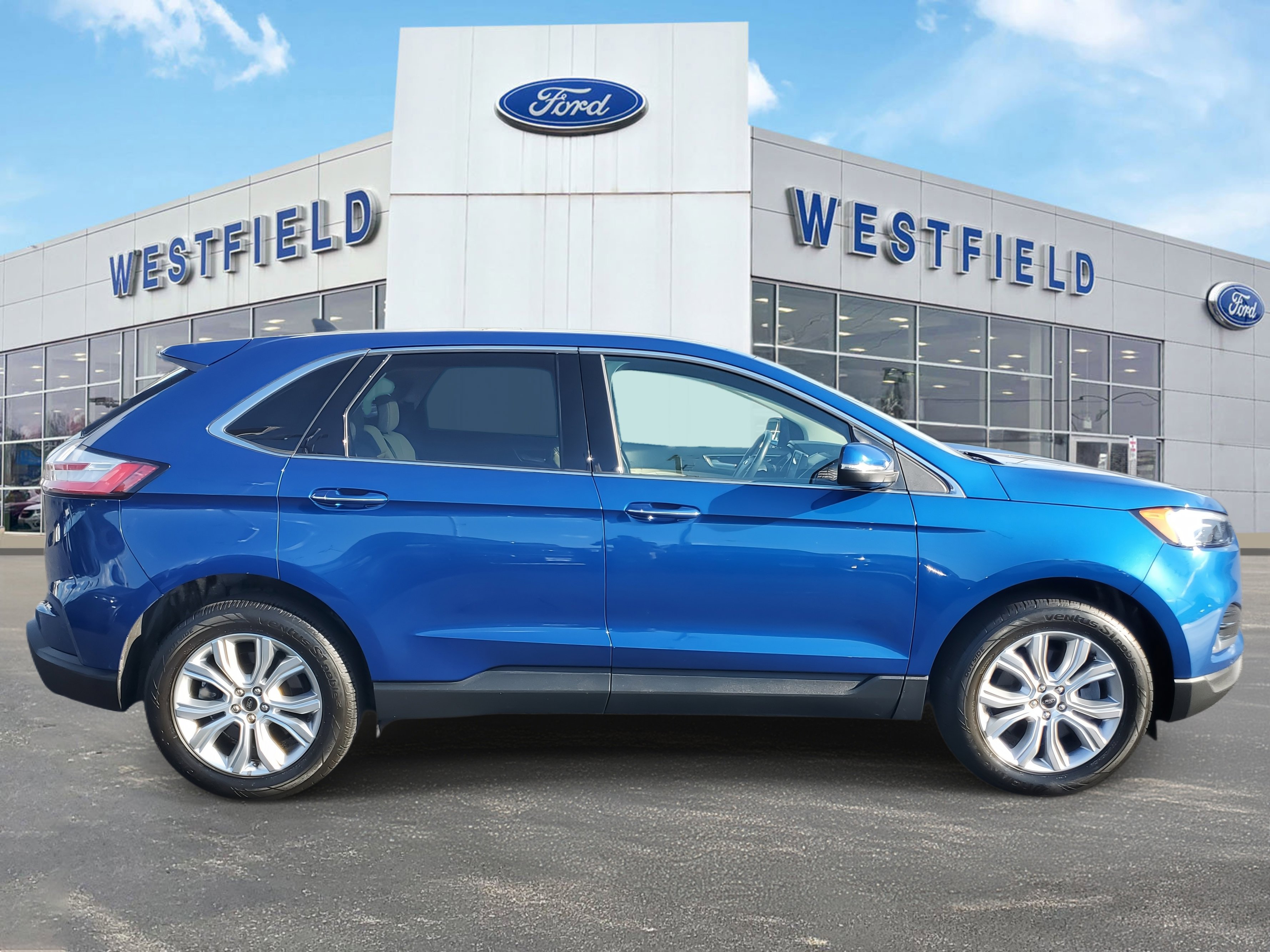 2024 Ford Edge Titanium photo 3
