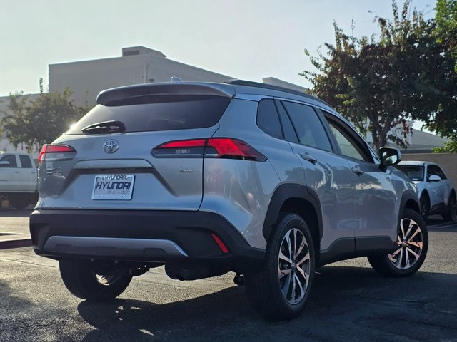 2023 Toyota Corolla Cross XLE photo 4