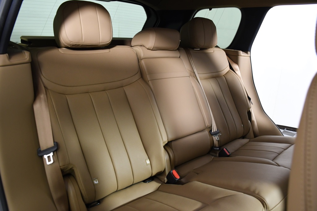2025 Land Rover Range Rover SE photo 22